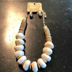 Cream and gold toned necklace and earring set